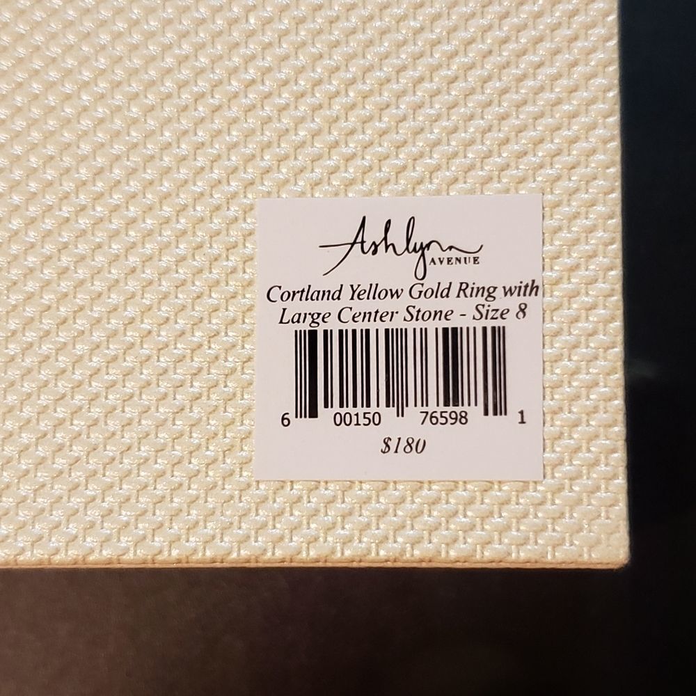 Ashlyn Avenue yellow gold 18k plated size 8 - Picture 2 of 8